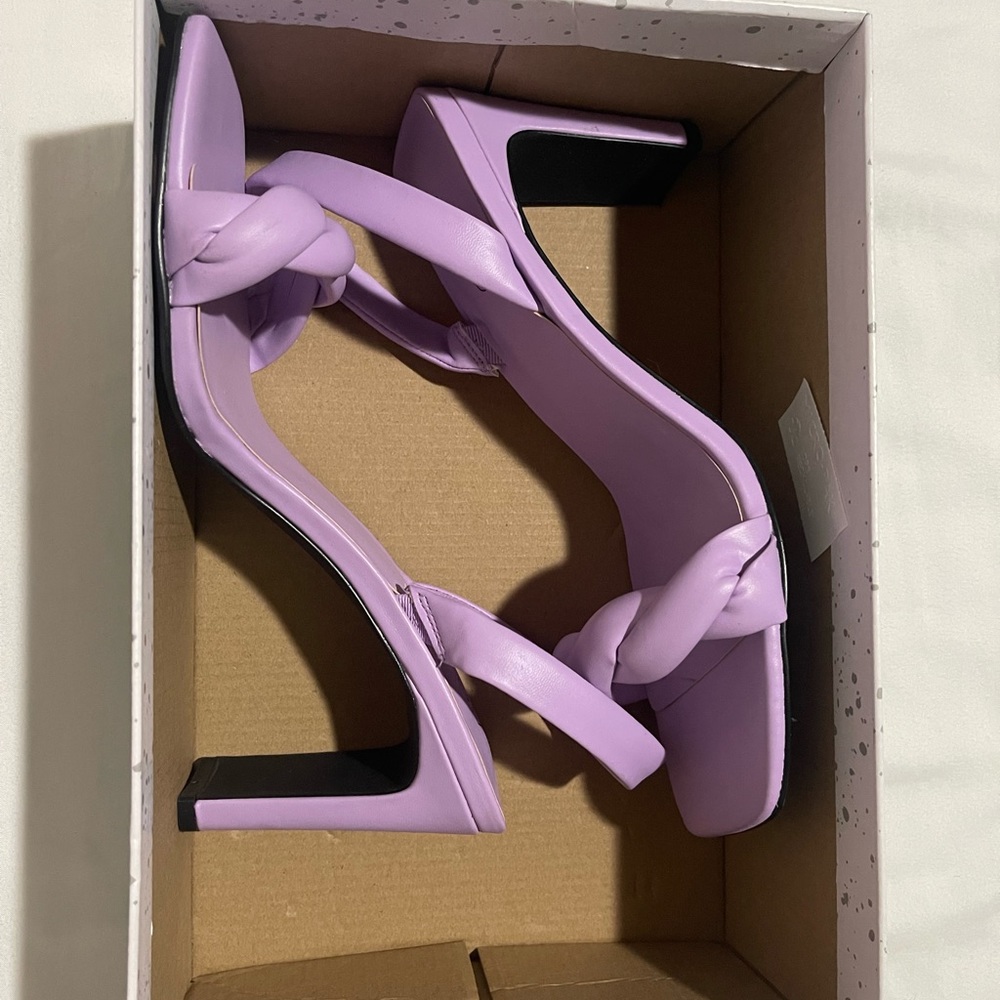 Lavender mid heels. Size 9.5 Women. Brand new in original box.